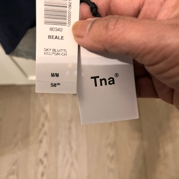 TNA long sleeve tee shirt - Picture 2 of 3